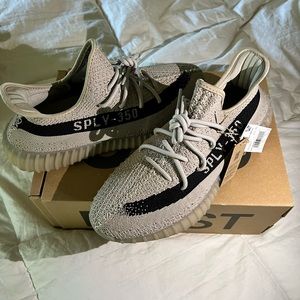 NWT Yeezy Boost 350 V2 Slate
